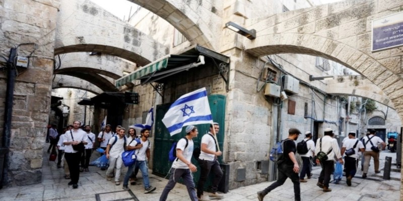 উগ্র ইহুদিদের প্রবেশ নিয়ে আল-আকসায় সংঘর্ষ।।