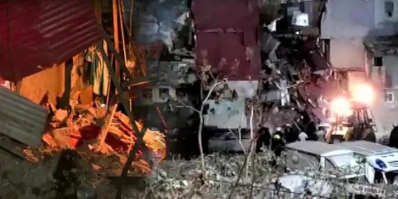 মুম্বাইয়ে ভবন ধসে নিহত ১।। আহত ১৬ 