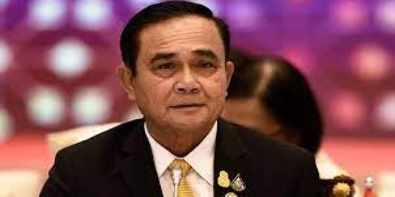 থাইল্যান্ডের প্রধানমন্ত্রী প্রায়ুথকে দায়িত্ব পালন থেকে অব্যাহতি দিল সাংবিধানিক আদালত॥