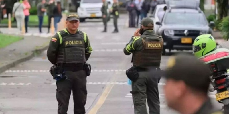 কলম্বিয়ায় ‘বিস্ফোরক হামলায়’ ৮ পুলিশ কর্মকর্তা নিহত।।