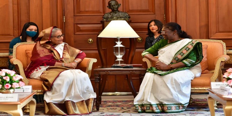 ভারতের রাষ্ট্রপতির সঙ্গে প্রধানমন্ত্রী শেখ হাসিনার সাক্ষাৎ