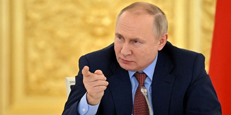 পশ্চিমাদের নিষেধাজ্ঞার জ্বরে হুমকিতে বিশ্ব।। পুতিন