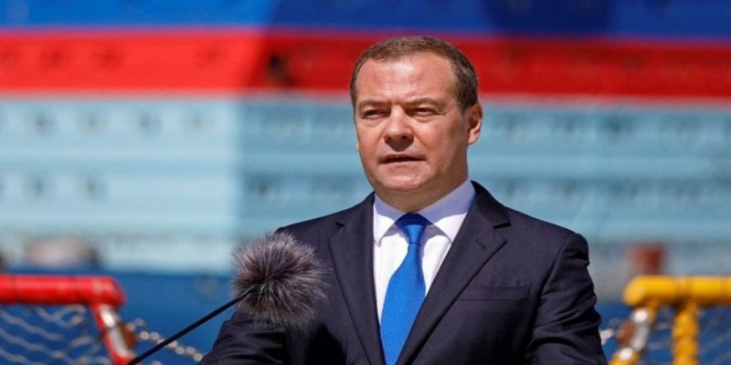 ইউক্রেনে হামলার এ তো কেবল প্রথম পর্ব।। মেদভেদেভ