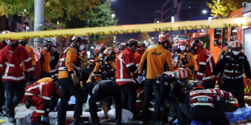 দ. কোরিয়ায় হ্যালোইন উৎসবে পদদলিত হয়ে নিহত ১৪৯ ।।