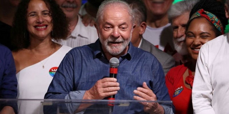 প্রেসিডেন্ট পদে চমকপ্রদ জয় নিয়ে ব্রাজিলের রাজনীতিতে ফিরলেন লুলা ডি সিলভা॥
