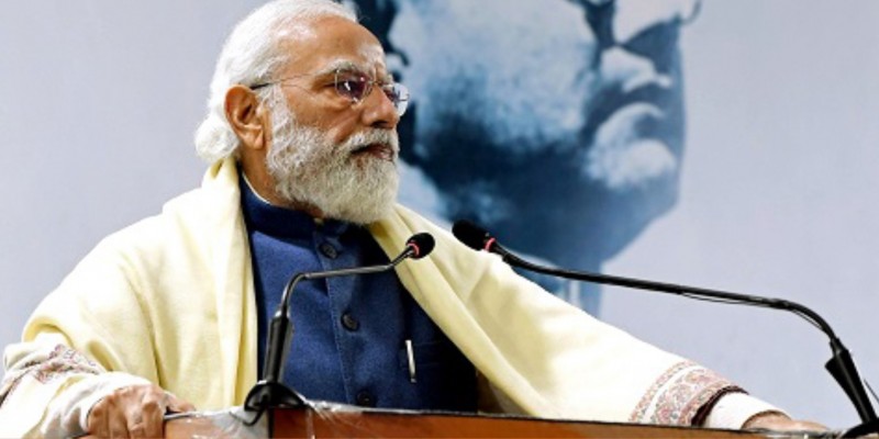 চিনা প্রেসিডেন্টের সাথে হাত মিলিয়ে নিজ দেশে সমালোচনায় বিদ্ধ ভারতের প্রধানমন্ত্রী মোদী॥