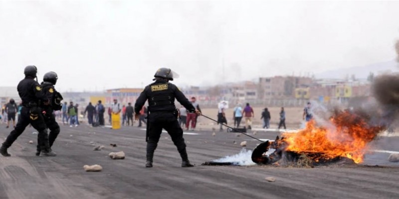 পেরুতে বাড়ছে বিক্ষোভ-লাশ৷। জরুরি অবস্থানে প্রেসিডেন্ট