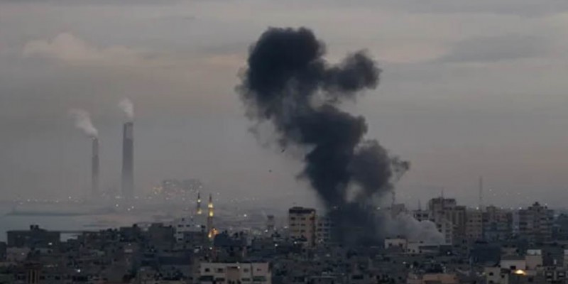 গাজায় বিমান হামলা চালাচ্ছে ইসরায়েলি।।