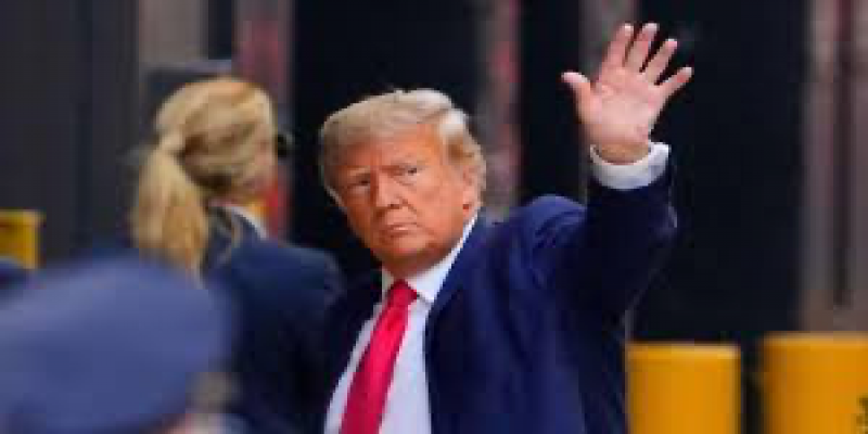 সাবেক মার্কিন প্রেসিডেন্ট ডোনাল্ড ট্রাম্প গ্রেপ্তার।।