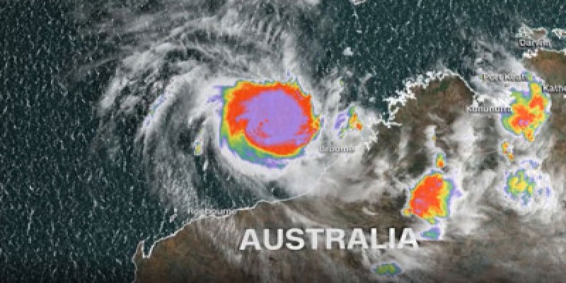 অস্ট্রেলিয়া উপকূলে দশকের সবচেয়ে শক্তিশালী ঘূর্ণিঝড় ‘ইলসা’।।