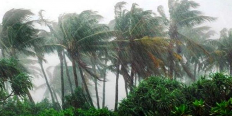 আজও দেশের ১৮ অঞ্চলে ৬০ কিমি বেগে ঝড়ের আভাস॥ নদীবন্দরে সতর্কতা