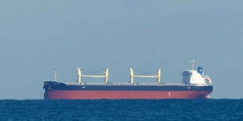 আন্তর্জাতিক নৌবাহিনীর অভিযান বন্ধে নাবিকদের চাপ দিচ্ছে সোমালি দস্যুরা॥