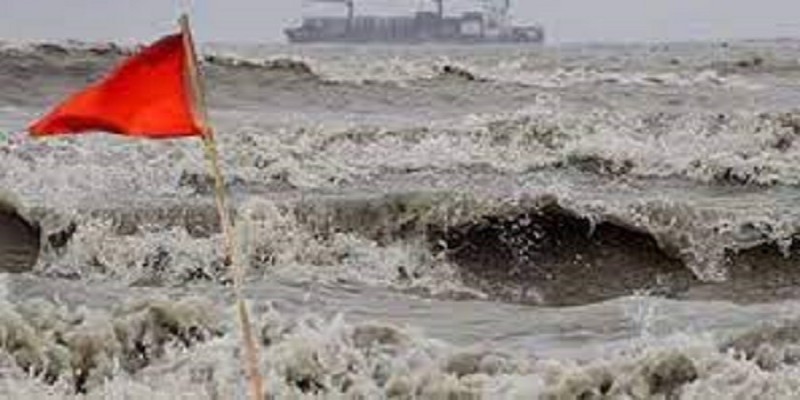 আজও ১৫ অঞ্চলে ৮০ কিলোমিটার বেগে ঝড়রে আভাস॥ দেশের নদীবন্দরে সতর্কতা জারি