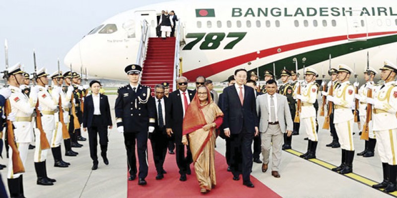 চীনে প্রধানমন্ত্রী শেখ হাসিনাকে লাল গালিচা সংবর্ধনা॥