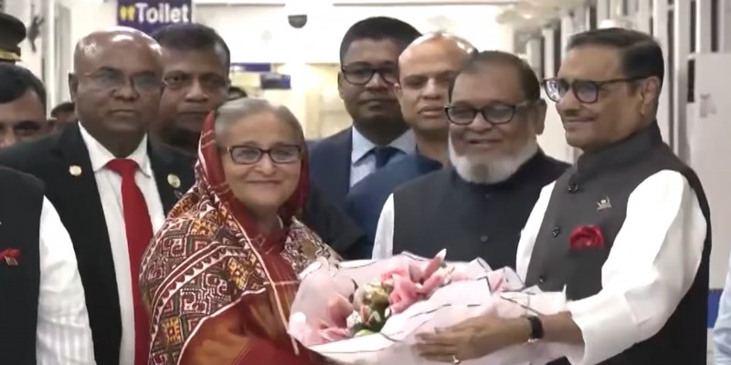 চীন সফর শেষ করে দেশে ফিরেল্ন প্রধানমন্ত্রী শেখ হাসিনা॥