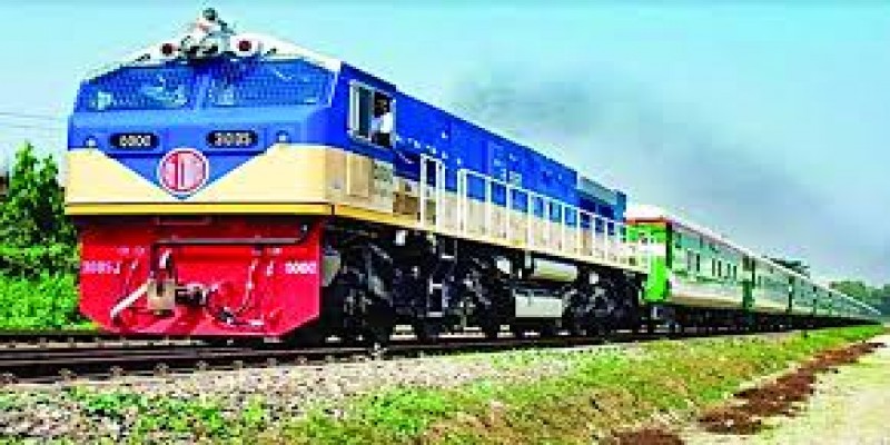 সড়ক-নৌপথ আগেই স্বাভাবিক॥ আজ থেকে চলবে ট্রেন