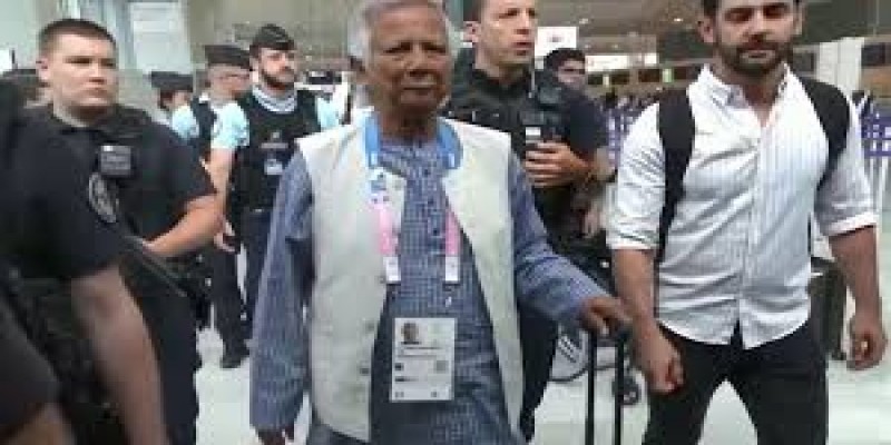 কড়া নিরাপত্তায় ফ্রান্স থেকে বাংলাদেশের পথে নতুন সরকার প্রধান ড. ইউনূস॥