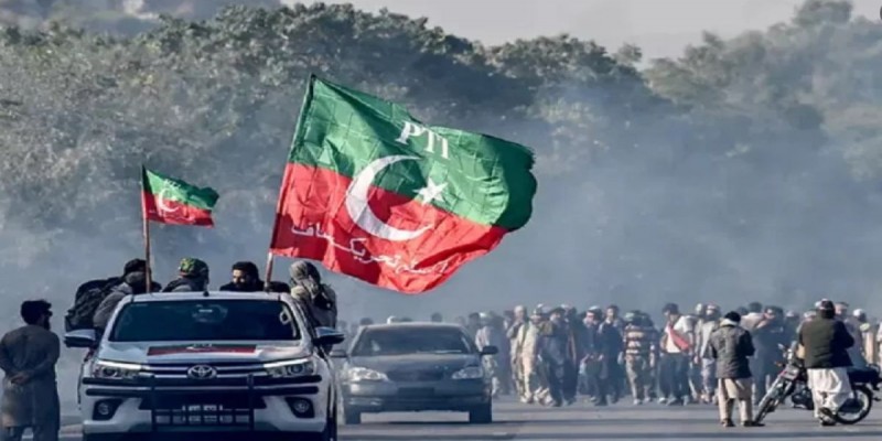 পাকিস্তানে রাজনৈতিক সংকট॥ ভয়াবহ সংঘাতের শঙ্কা