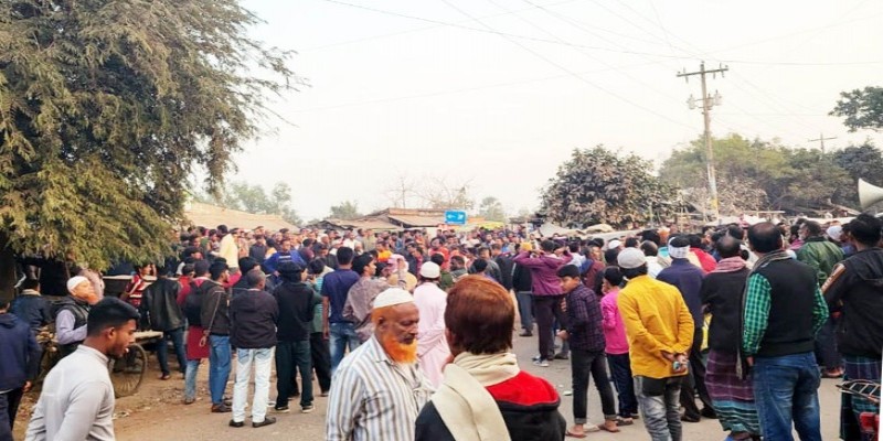 সাতক্ষীরায় বিএনপির দু’পক্ষের পাল্টাপাল্টি সমাবেশ॥১৪৪ ধারা জারি