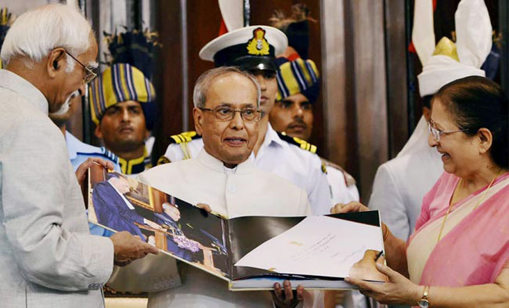 ‘দেশকে যা দিয়েছি তার চেয়ে বেশি পেয়েছি’ ।। বিদায়ী অনুষ্ঠানে ভারতের রাস্ট্রপতি প্রণব