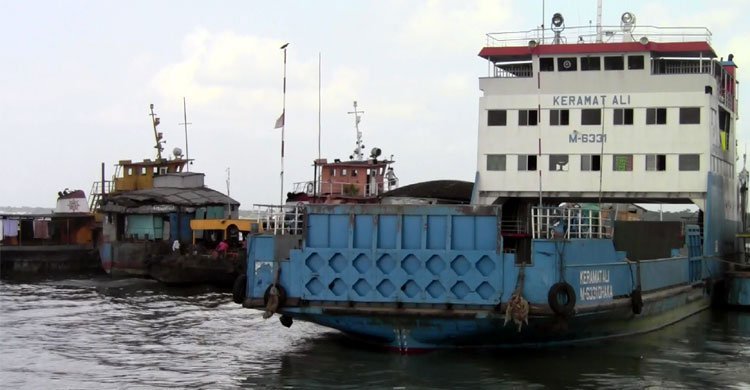 ৯ দিন পর শিমুলিয়া-কাঠালবাড়ি নৌরুটে ফেরি চলাচল স্বাভাবিক।।   