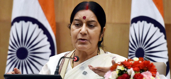 রংপুরে হিন্দু বাড়ীতে হামলার ঘটনায় ভারতের পররাষ্ট্রমন্ত্রী সুষমা স্বরাজ উদ্বেগ প্রকাশ ।   