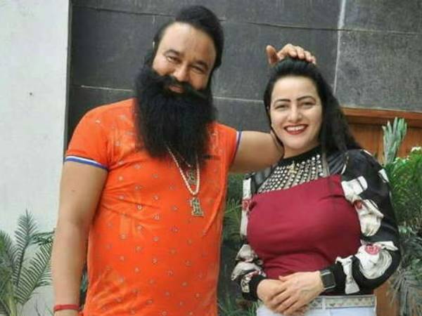 ভারতের বিতর্কিত ধর্মগুরু রাম রহিমের পালিতকন্যা হানিপ্রীত আসলে সিবিআই এজেন্ট !!!   