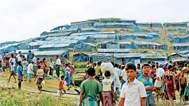 রাখাইন থেকে পালিয়ে বাংলাদেশে আসা ৩ লাখ রোহিঙ্গার ঠাঁই হচ্ছে সরকারের নতুন আশ্রয় কেন্দ্রে।।