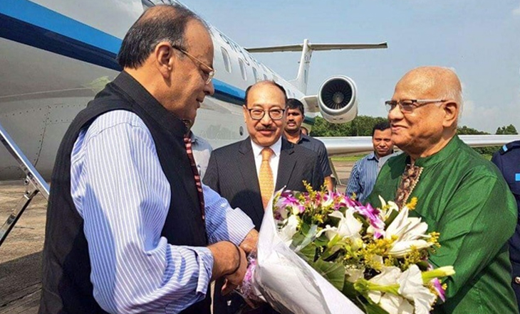 তিনদিনের রাষ্ট্রীয় সফরে ঢাকায় ভারতের অর্থমন্ত্রী অরুন জেটলি ।। বিমানবন্দরে অভ্যর্থনা জানান অর্থমন্ত্রী মুহিত