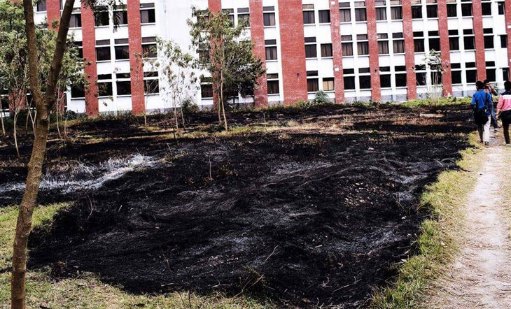রোকেয়া বিশ্ববিদ্যালয়ে আবারো আগুন, আটক তিন।।      