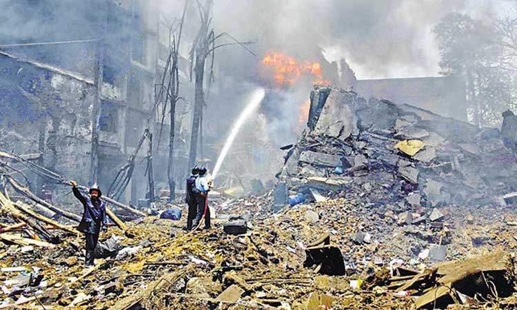 মুম্বাইয়ের একটি ভবনে ভয়াবহ অগ্নিকান্ড ।। নিহত ৬ ,আহত ১৮   