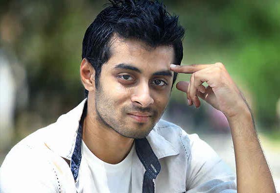 দর্শক চাইলেই নিয়মিত অভিনয় করবেন সংগীতশিল্পী হৃদয় খান