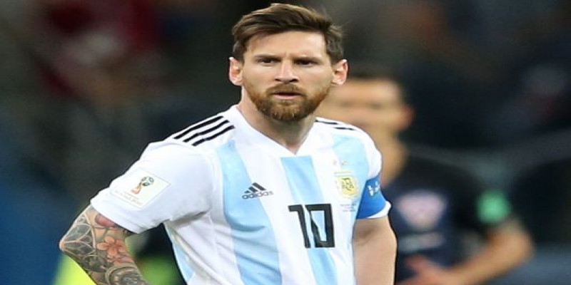 ফুটবলার মেসিকে নিষিদ্ধের জোর দাবি॥   