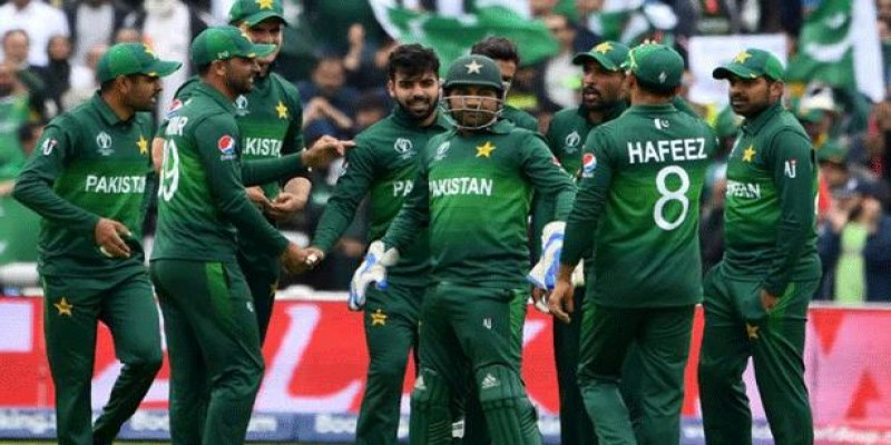 পাকিস্তানের জাতীয় ক্রিকেট দলে করোনার হানা॥ ১০ জনের করোনা শনাক্ত