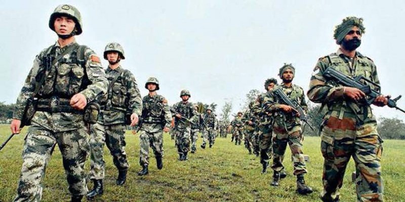 লাদাখে প্রকৃত নিয়ন্ত্রণরেখা থেকে ফের পিছু হটছে চিনা সেনা॥