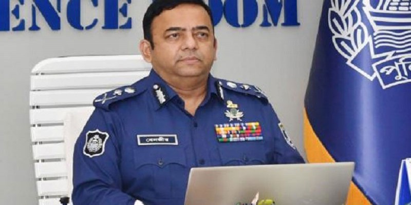 সবাই রাস্তায় বেরিয়ে জরুরি বললে পুলিশ-রাষ্ট্র অসহায় হয়ে পড়ে॥ আইজিপি