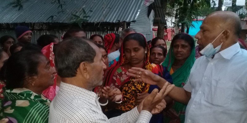 ডুমুরিয়ায় নির্বাচন সহিংসতায় আহত নেতাকর্মীদের পাশে জেলা আওয়ামী লীগের সাধারণ সম্পাদক