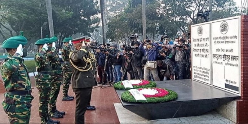 শহীদ বুদ্ধিজীবী স্মৃতিসৌধে রাষ্ট্রপতি-প্রধানমন্ত্রীর শ্রদ্ধা নিবেদন॥   