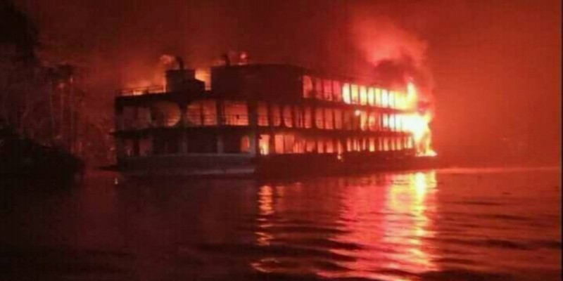 শেখ হাসিনা বার্ন ইউনিটে চিকিৎসাধীন লঞ্চে অগ্নিকাণ্ডে মারাত্মক দগ্ধ ১৫ জনের কেউ শঙ্কামুক্ত নন॥