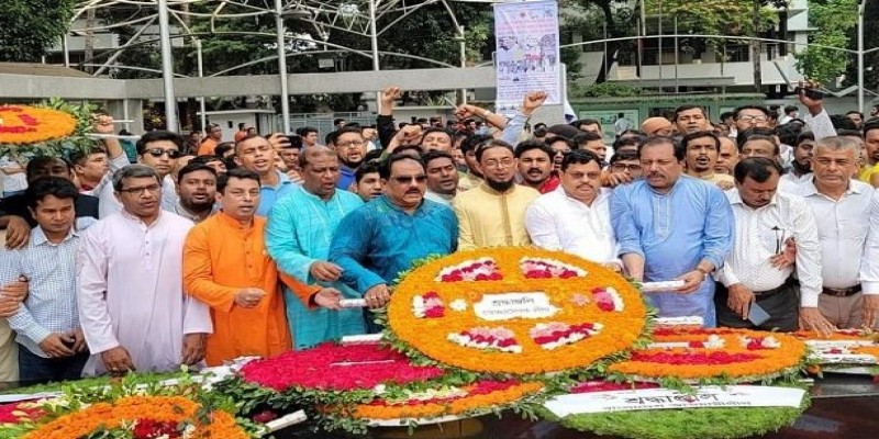 মুজিবনগর দিবসে বঙ্গবন্ধুর প্রতিকৃতিতে আওয়ামী লীগের শ্রদ্ধা নিবেদন॥