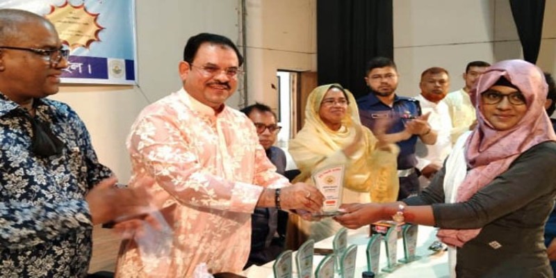 নড়াইলে ২৫০ কৃতি শিক্ষার্থীকে সংবর্ধনা।।