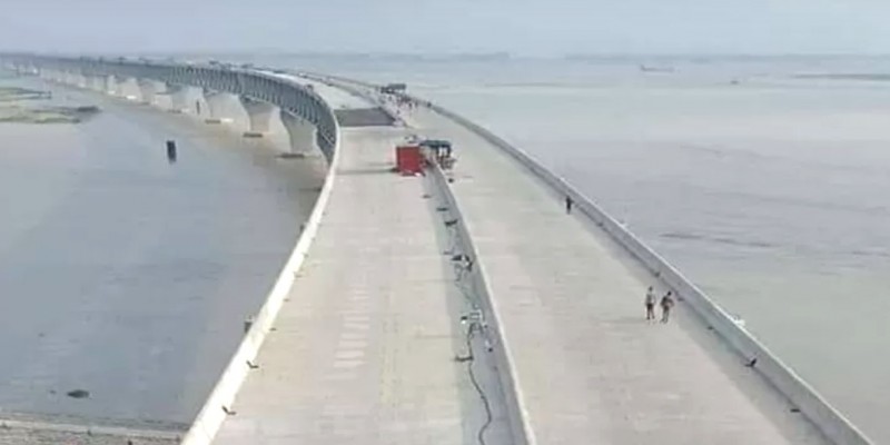 নাম হবে ‘পদ্মাসেতু’, উদ্বোধন জুনের শেষে জানিয়েছেন মন্ত্রিপরিষদ সচিব খন্দকার আনোয়ারুল ইসলাম।।