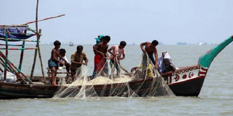 সাগরে ৬৫ দিন মাছ ধরা নিষিদ্ধ।।