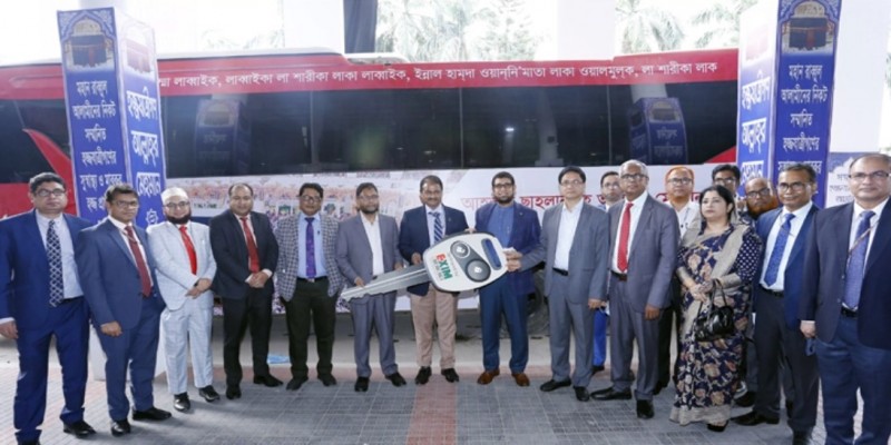 হজযাত্রী পরিবহনে বাংলাদেশ বিমানকে বাস দিলো এক্সিম ব্যাংক।।
