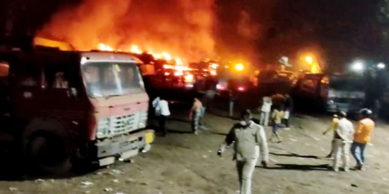 পেট্রাপোল বন্দরে আগুন।।