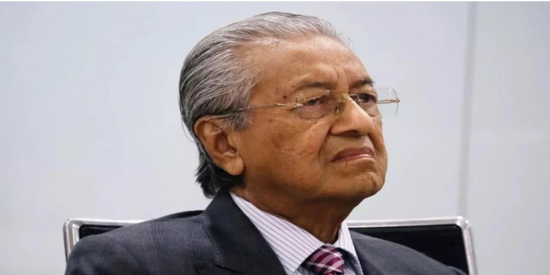 রাজনৈতিক ক্যারিয়ারের শেষ অধ্যায়ে এসে শোচনীয়ভাবে পরাজিত হলেন ড. মাহাথির মোহাম্মদ॥