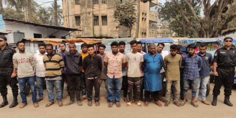 ববি ছাত্রলীগের দুই গ্রুপে সংঘর্ষের ঘটনায় বিক্ষোভ।।