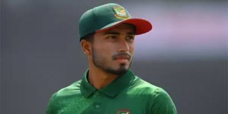 আমি বর্তমানে থাকতেই পছন্দ করি।।আফিফ