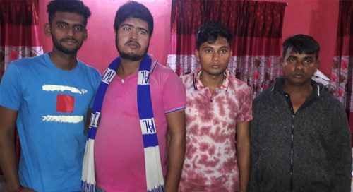 বেনাপোলে হুন্ডির সাড়ে ৩৩ লাখ টাকাসহ ৪ পাচারকারী আটক।।   
