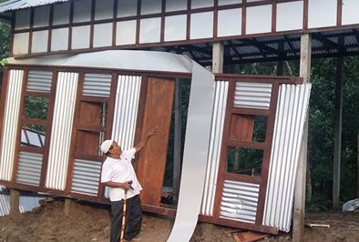 রাজধানীর উপকন্ঠ দোহারে মুক্তিযোদ্ধা কুরবান শরীফের বসত বাড়ি ভাঙচুর করে দখলের চেষ্টা